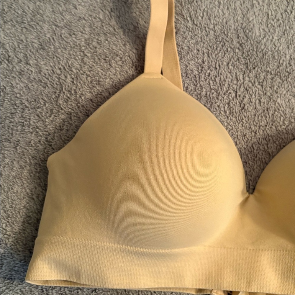 Truekind Seamless Bra Medium Nude/Tan No Underwire Lightly Padded - Picture 2 of 7